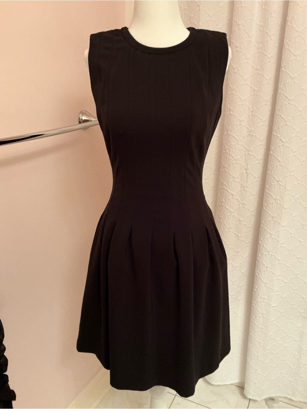 H&M Black Sleeveless Pleated Waist Mini Dress